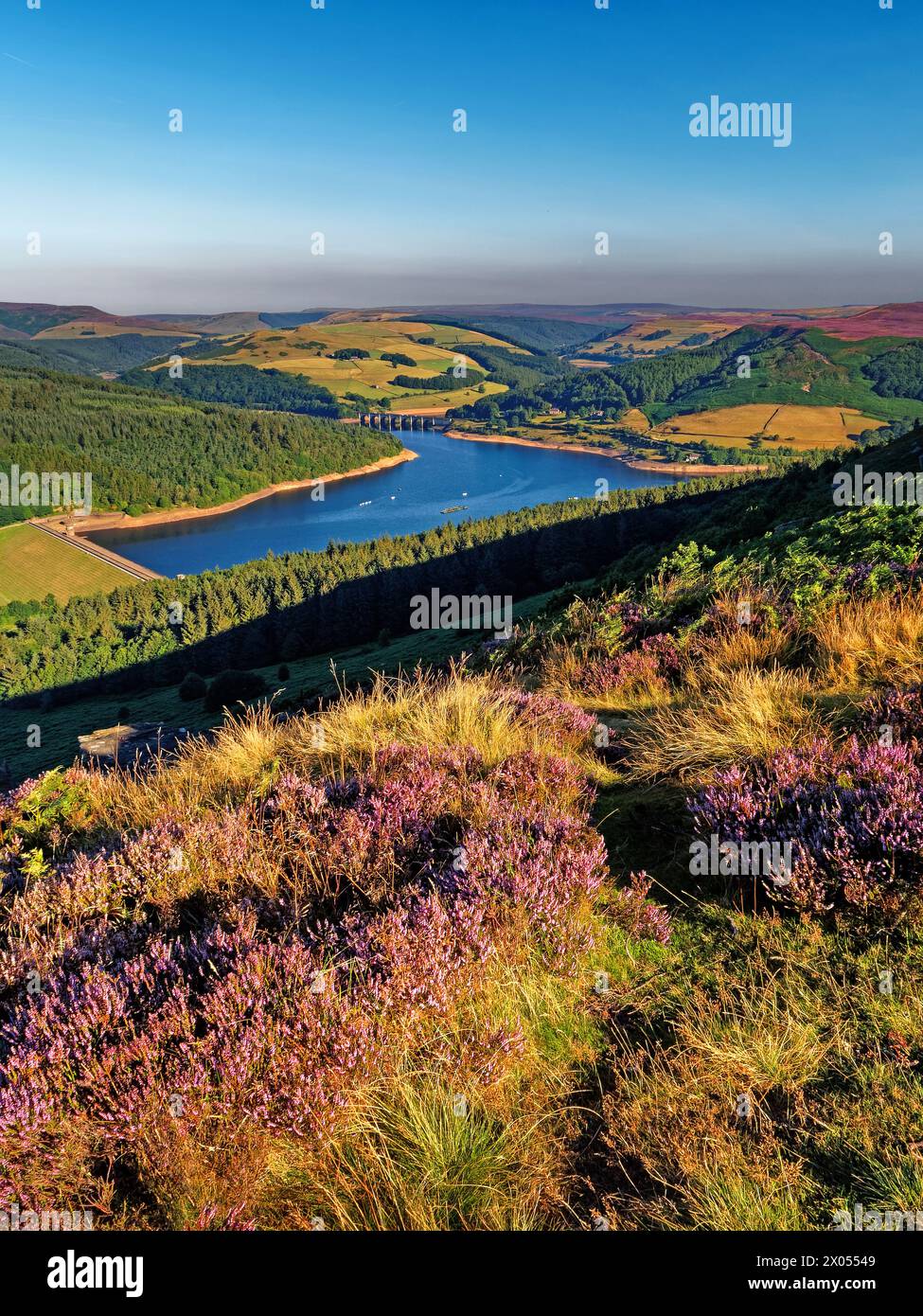 UK, Derbyshire, Peak District, Ladybower Reservoir from Bamford Edge Stock Photo