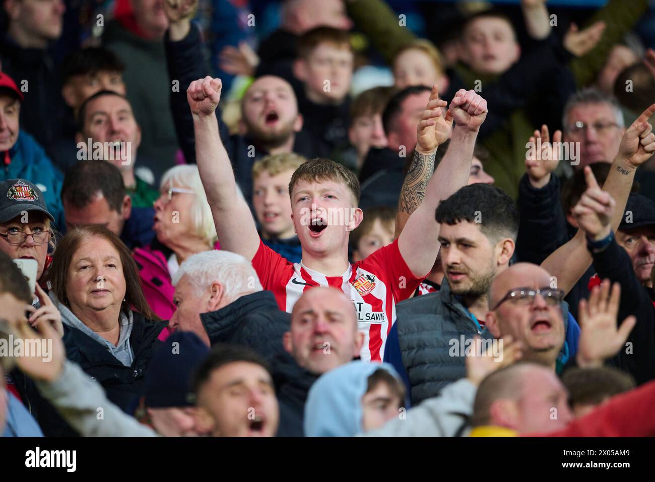 LEEDS, ENGLAND - APRIL 09: Sunderland Fans during the Sky Bet Championship match between Leeds United and Sunderland at Elland Road Stadium on April 09, 2024 in Leeds, England. (Photo By Francisco Macia/Photo Players Images) Stock Photo