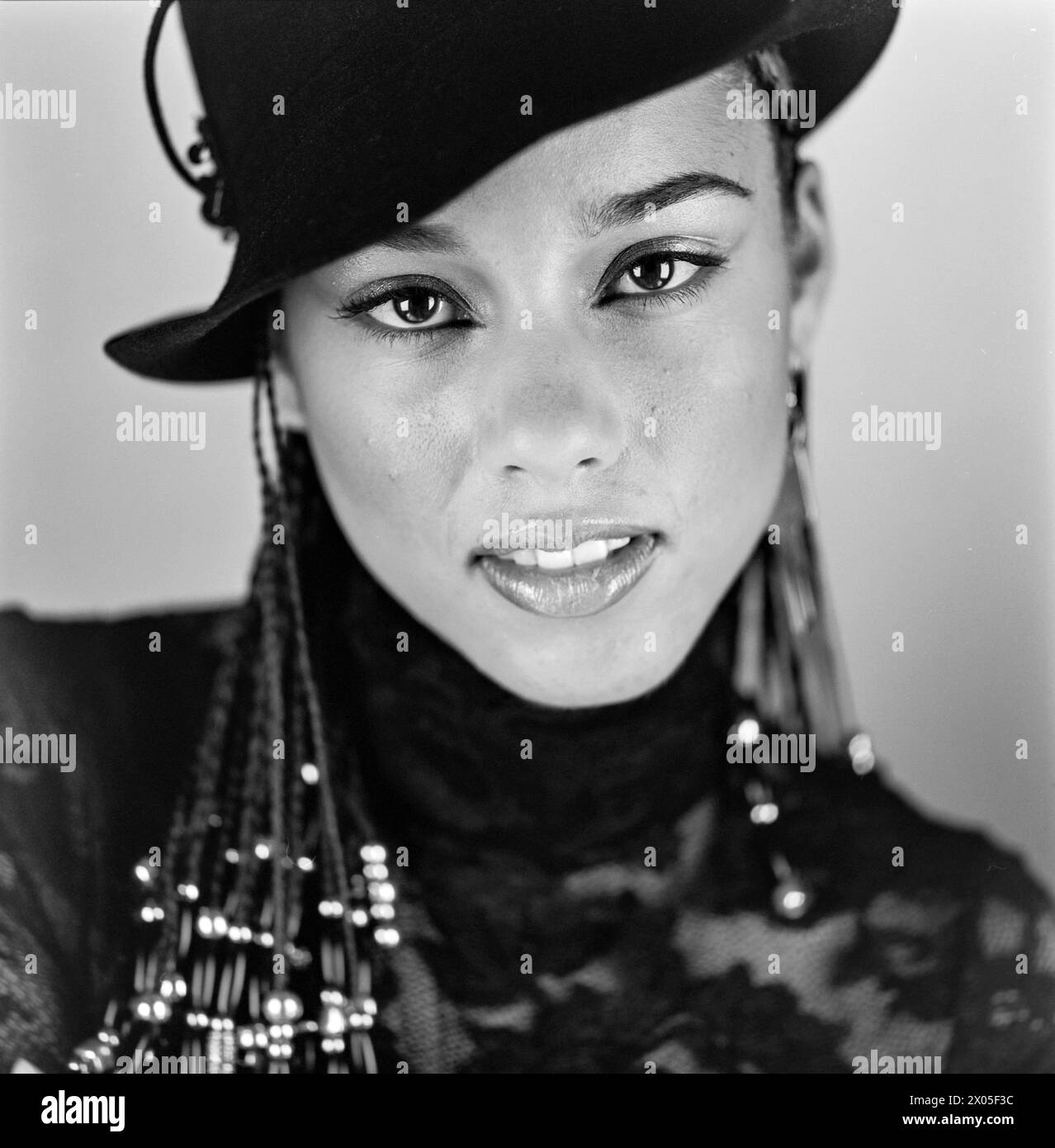 Alicia Keys Black And White Stock Photos Images Alamy alicia-keys-black-and-white-stock-photos-images-alamy