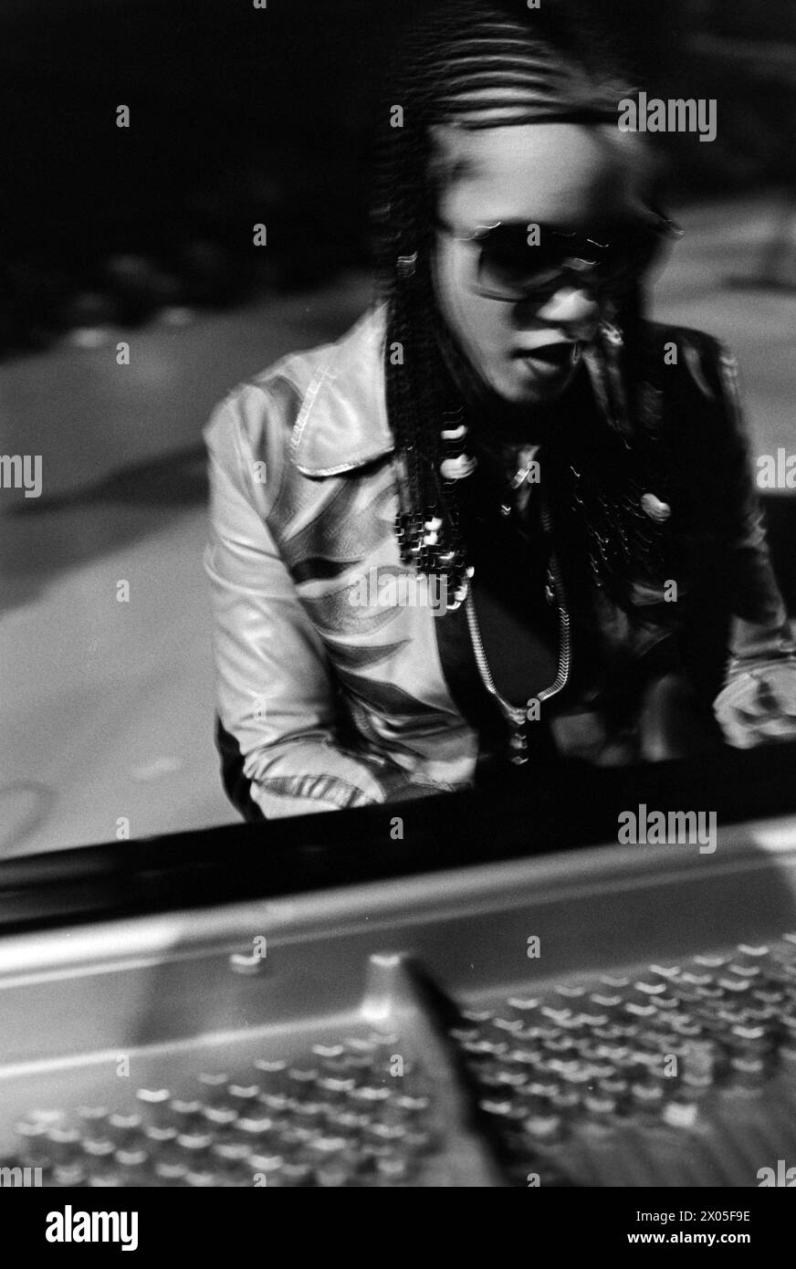 Alicia Keys Portrait Session In 2001 Credit Ross Pelton MediaPunch alicia-keys-portrait-session-in-2001-credit-ross-pelton-mediapunch