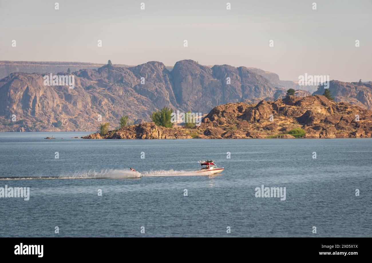 Steamboat Rock State Park by Banks Lake in the Grand Coulee, in ...