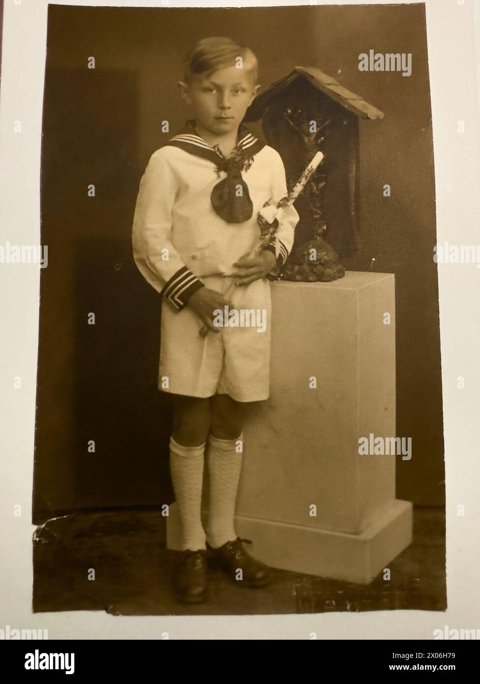 Historical Photo:  Young boy 11 years old at communion in communion suit  in 1920 in Ebenhofen, Bavaria, Germany Reproduction in Marktoberdorf, Germany, April 5, 2024.  © Peter Schatz / Alamy Stock Photos   Reproduction with permission of the family Stock Photo
