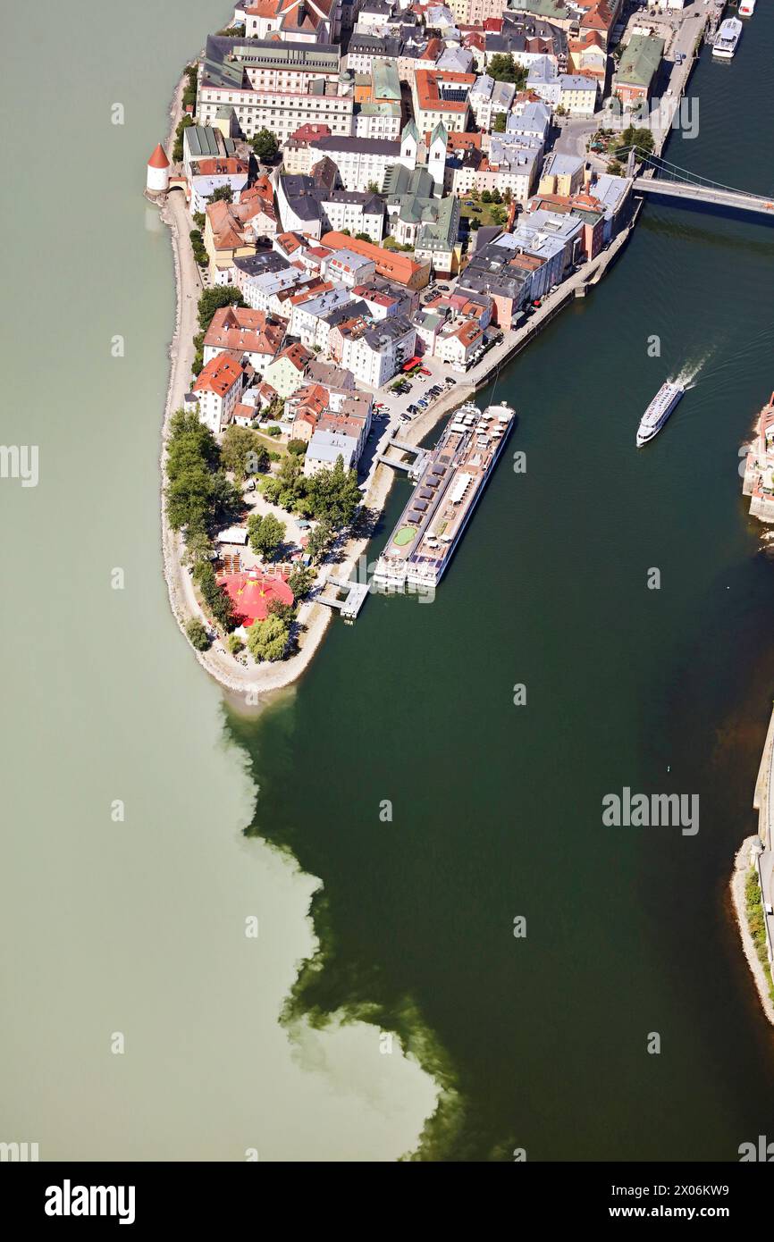 Confluence of the rivers Danube and Inn on Passau, aerial view, 2022-07-19, Germany, Bavaria, Niederbayern, Lower Bavaria, Passau Stock Photo