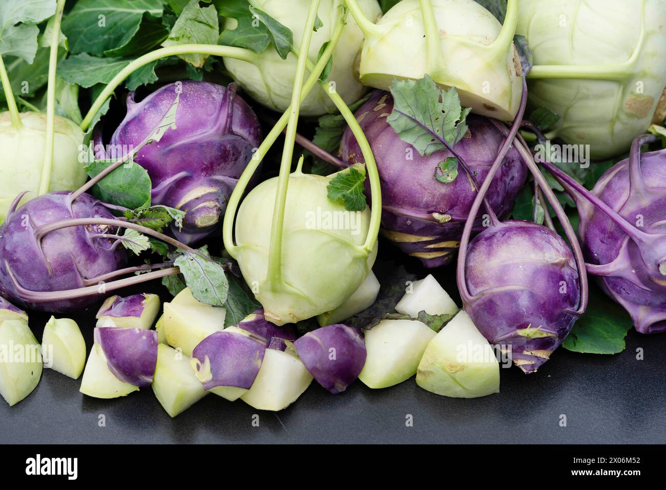 Kohl rabi, German turnip, turnip cabbage (Brassica oleracea convar. acepala var. gongylodes, Brassica oleracea var. gongylodes), white abd violat kohl Stock Photo