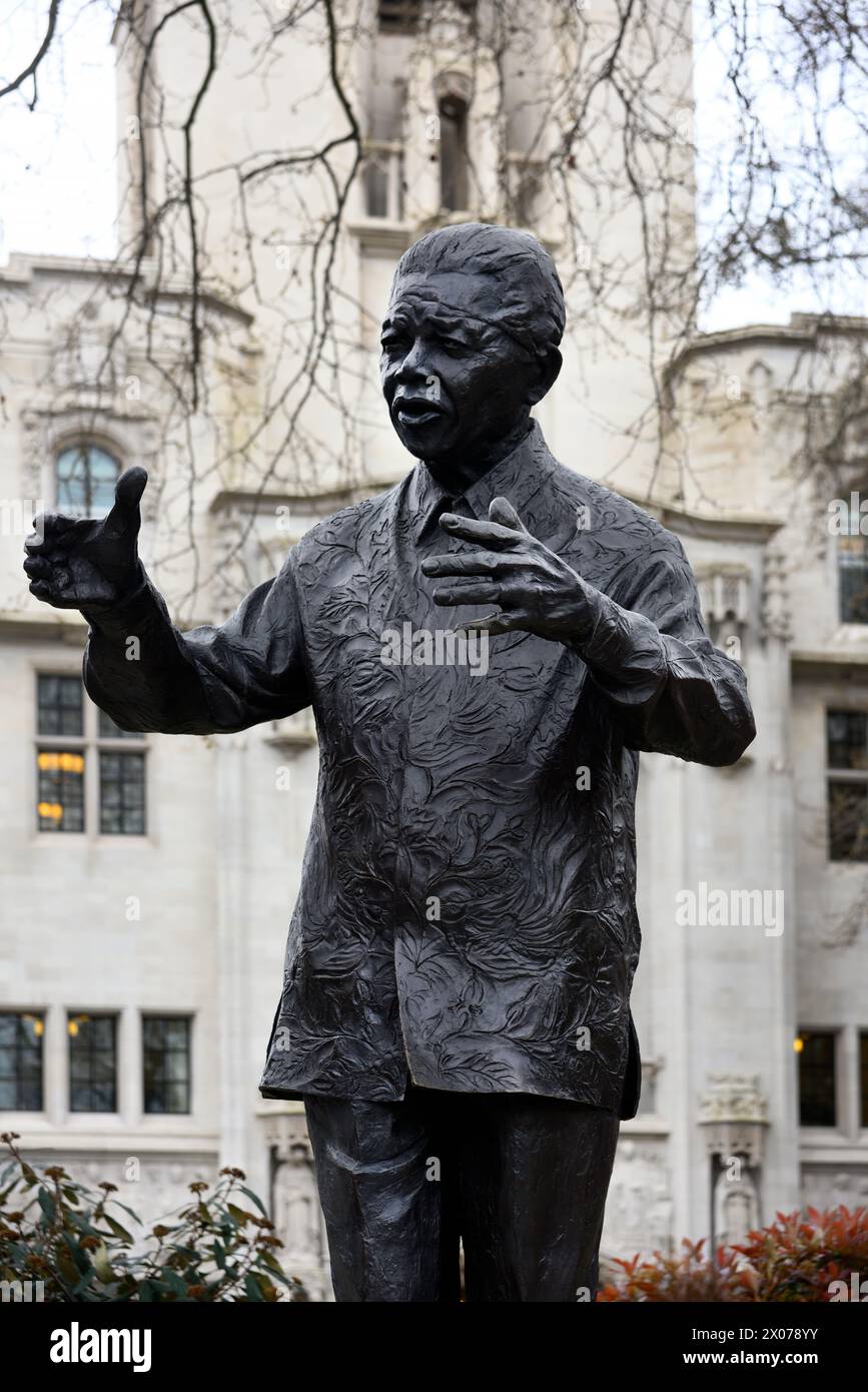 Statue of Nelson Mandela London Stock Photo