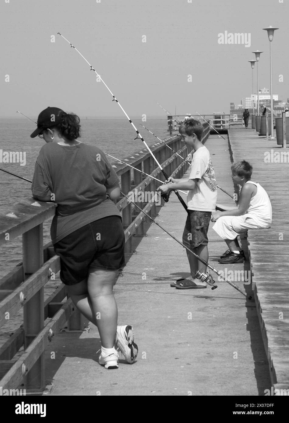 Family fishes at Chesapeake Bay Virginia USA Stock Photo