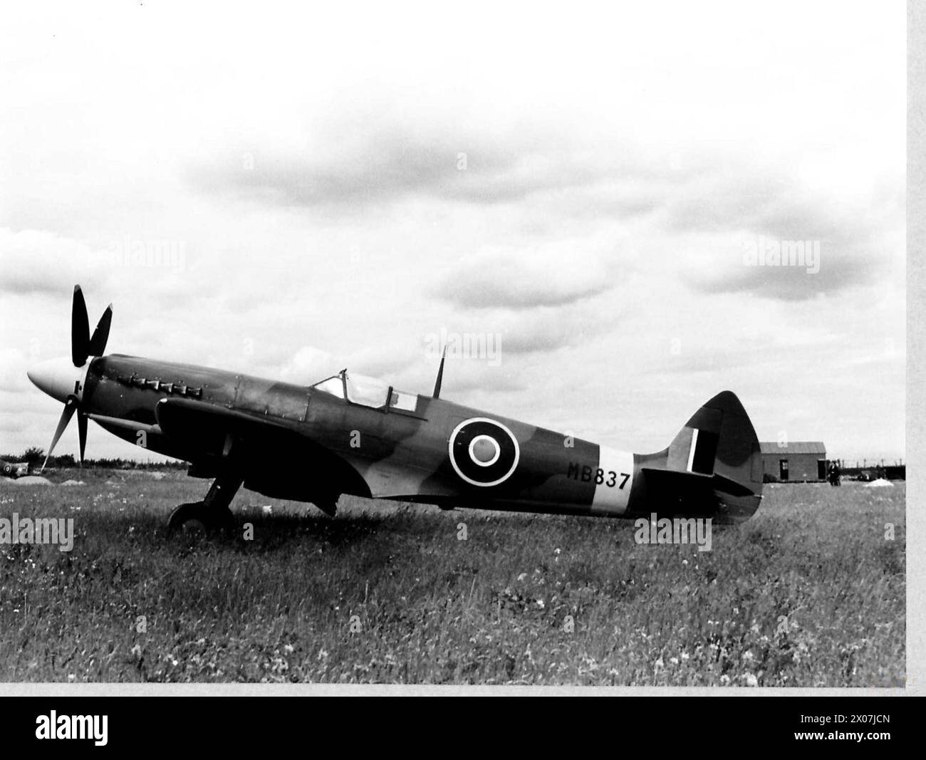 SPITFIRE [Supermarine] F. Mark XII - Original wartime caption: View ...