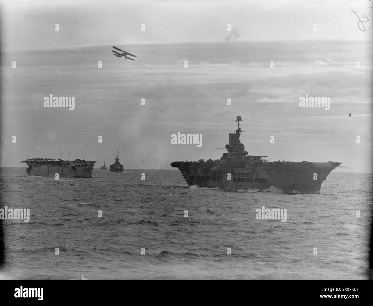 MORE HURRICANES TAKEN TO MALTA. NOVEMBER 1940, ON BOARD THE CRUISER HMS ...