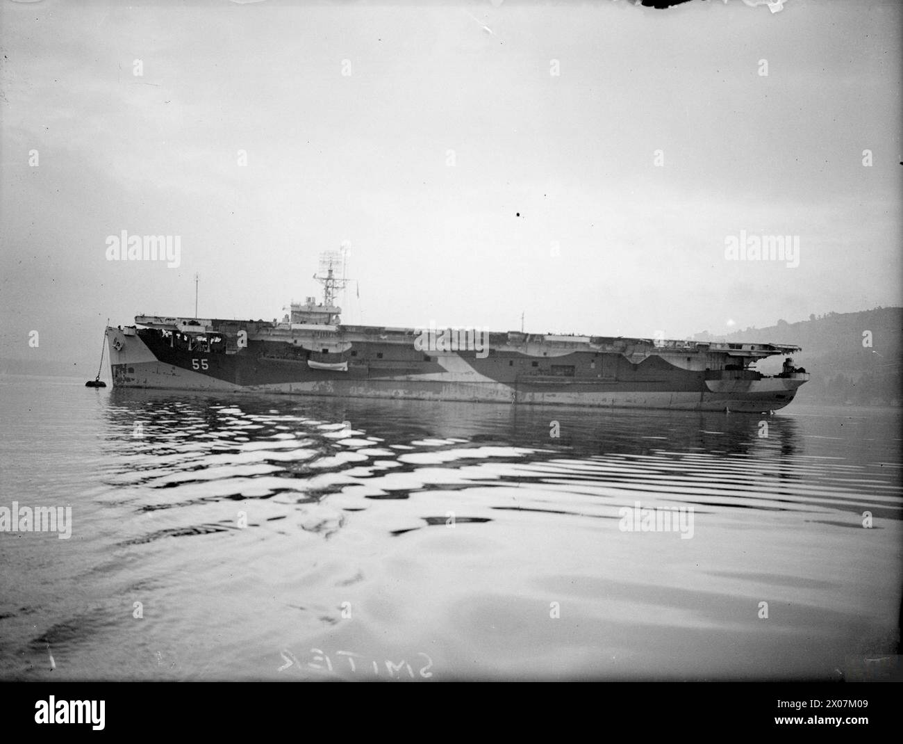 HMS SMITER, ESCORT CARRIER. 29 JULY 1944, GREENOCK. - HMS SMITER from the port side Stock Photo