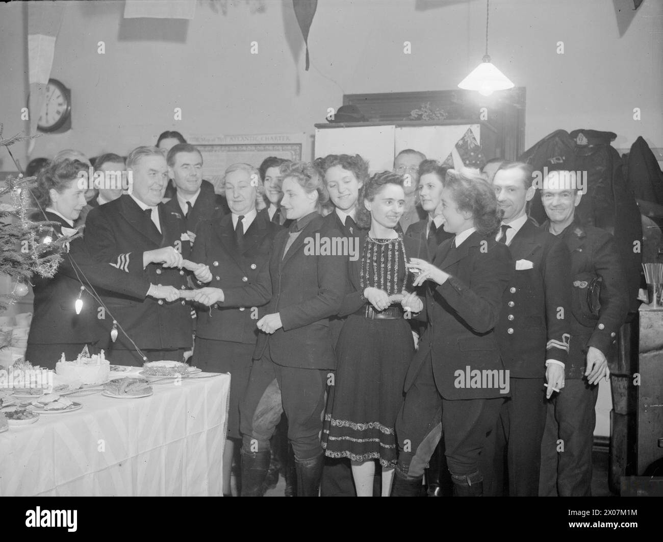 ADMIRALTY WREN DISPATCH RIDERS CHRISTMAS PARTY. 25 DECEMBER 1944 ...