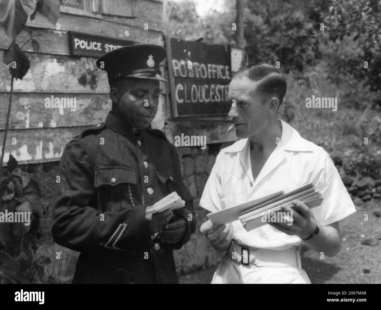 Friendly police officer station hi-res stock photography and images - Alamy