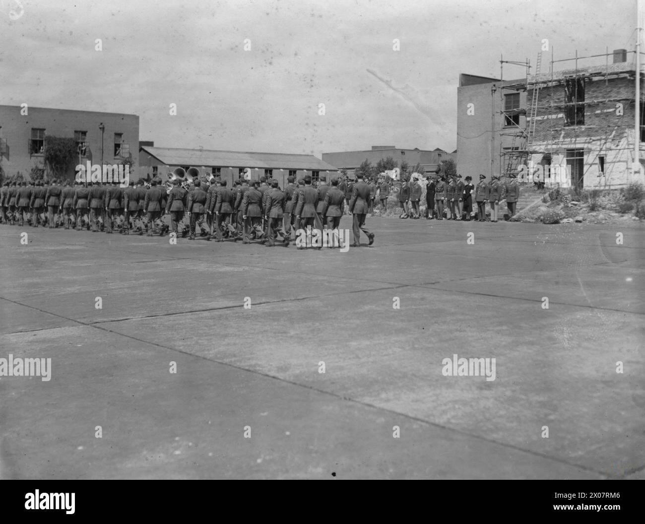 Plaques on the ground hires stock photography and images Alamy