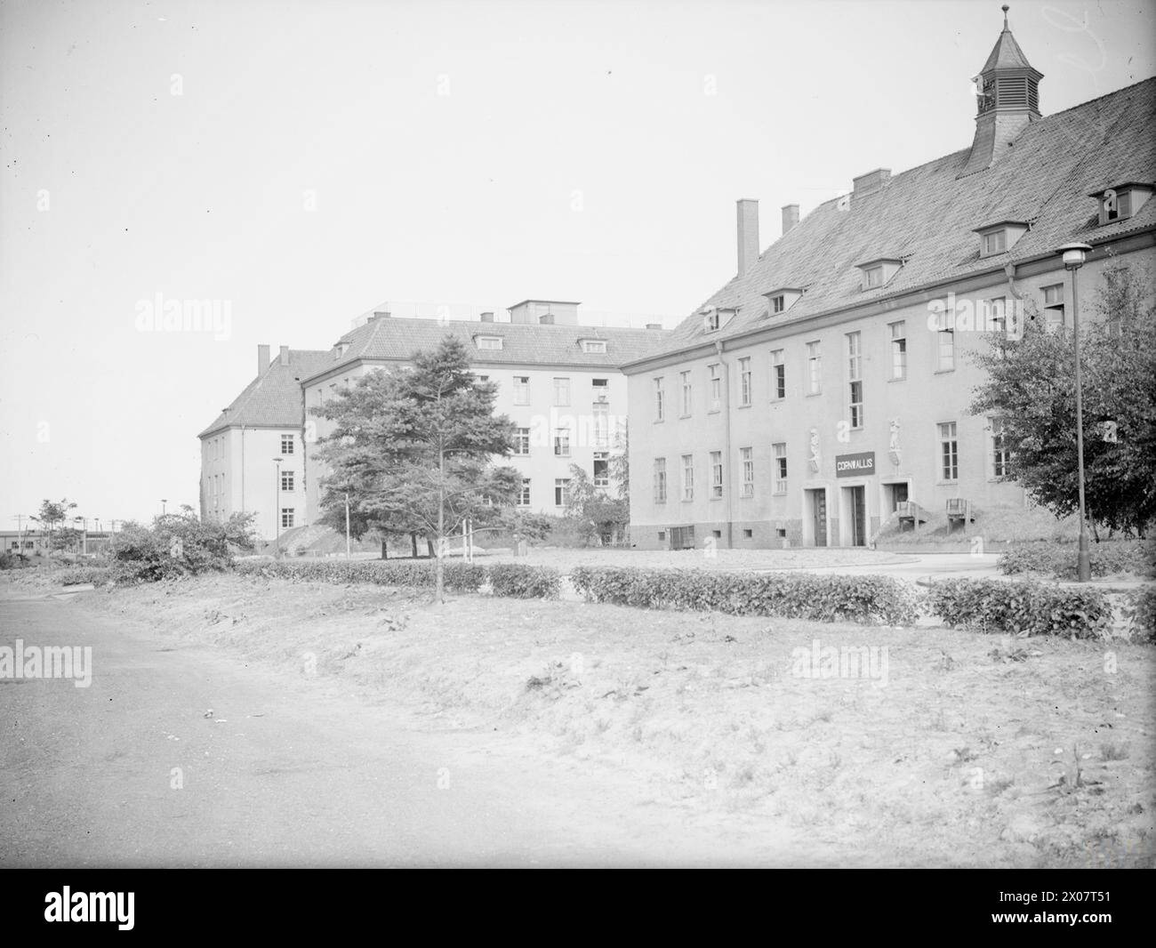 NAVAL ESTABLISHMENTS AT HAMBURG. 9 JULY 1945, HAMBURG, GERMANY. - Admiral Beatty Barracks Stock Photo