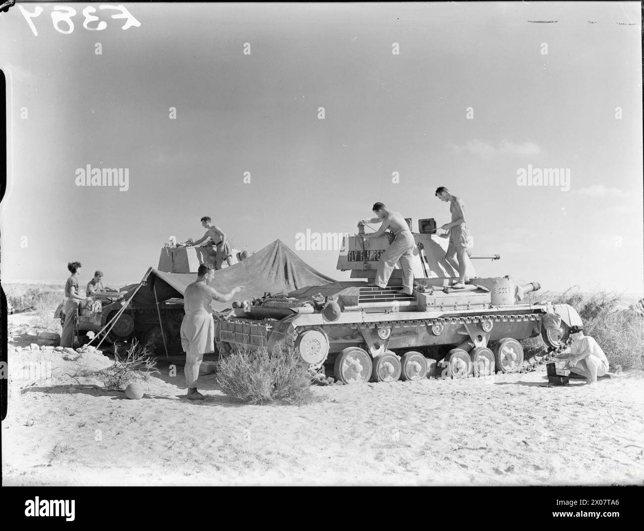 THE BRITISH ARMY IN NORTH AFRICA 1940 - A9 Cruiser tank crews set up ...