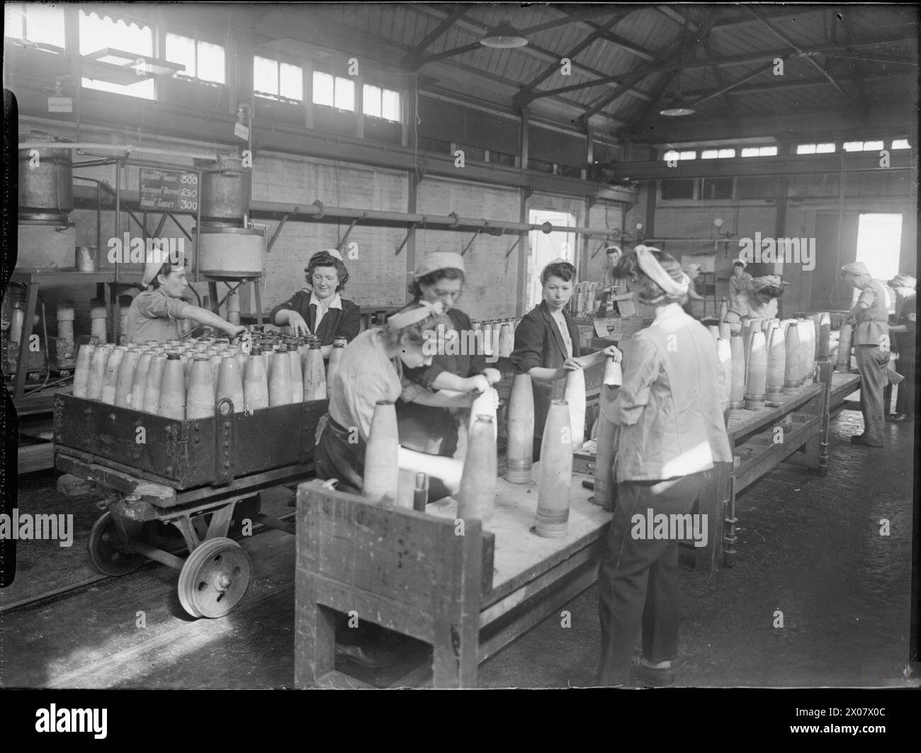 THE ROYAL NAVY DURING THE SECOND WORLD WAR Women working in the shellpainting room at the