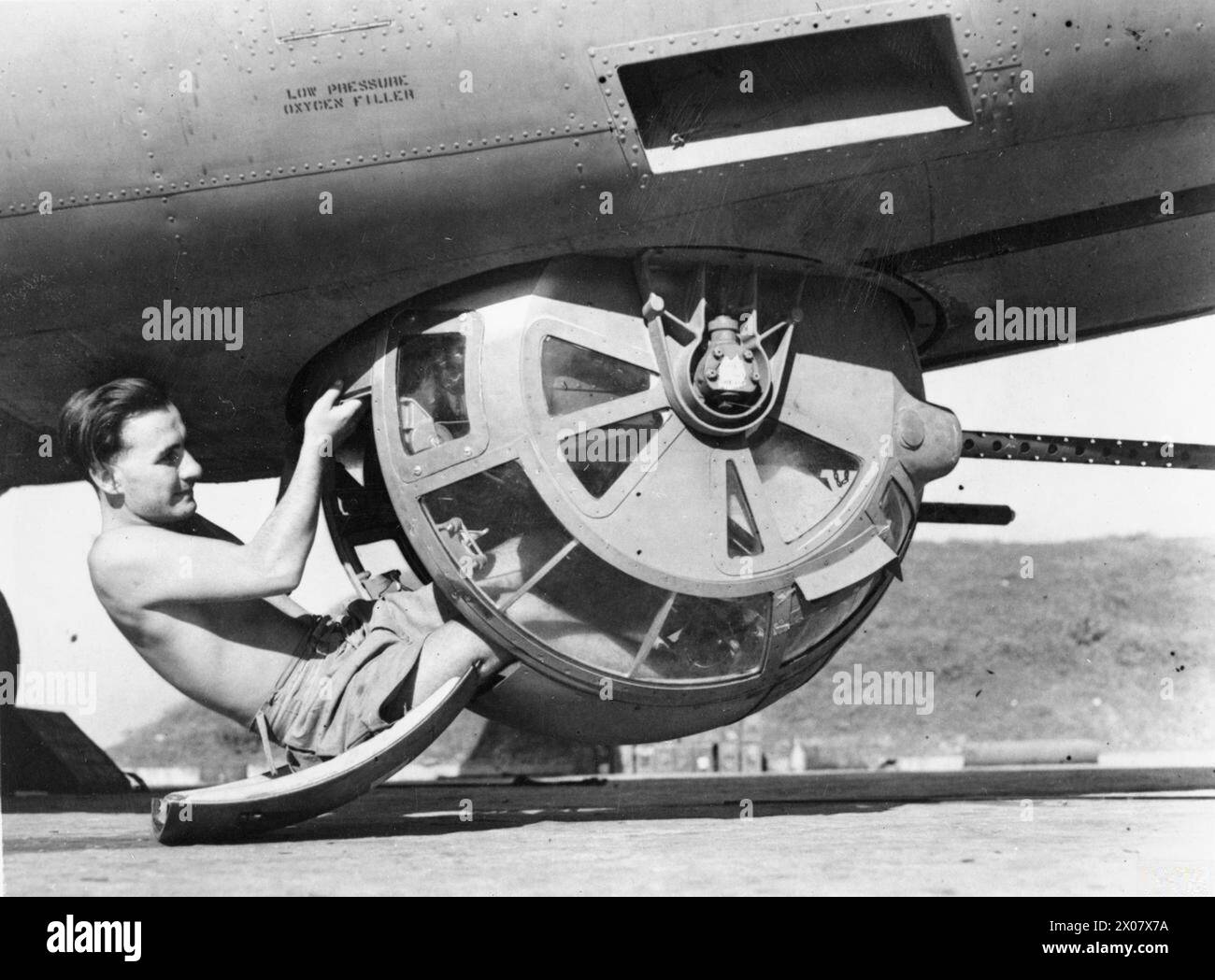 Aerial gunner wings hi-res stock photography and images - Alamy