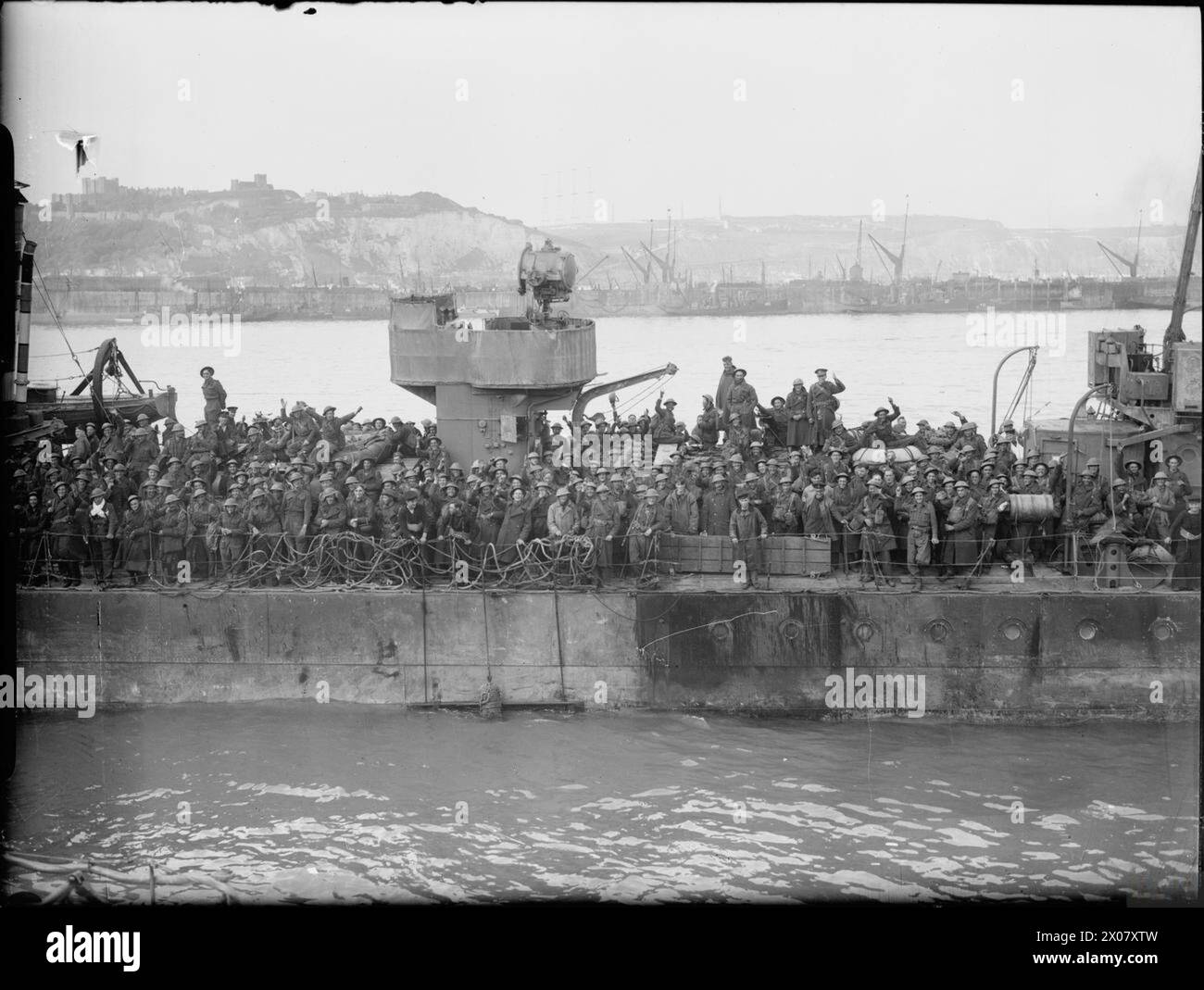 During 1940 dunkirk retreat hi-res stock photography and images - Alamy