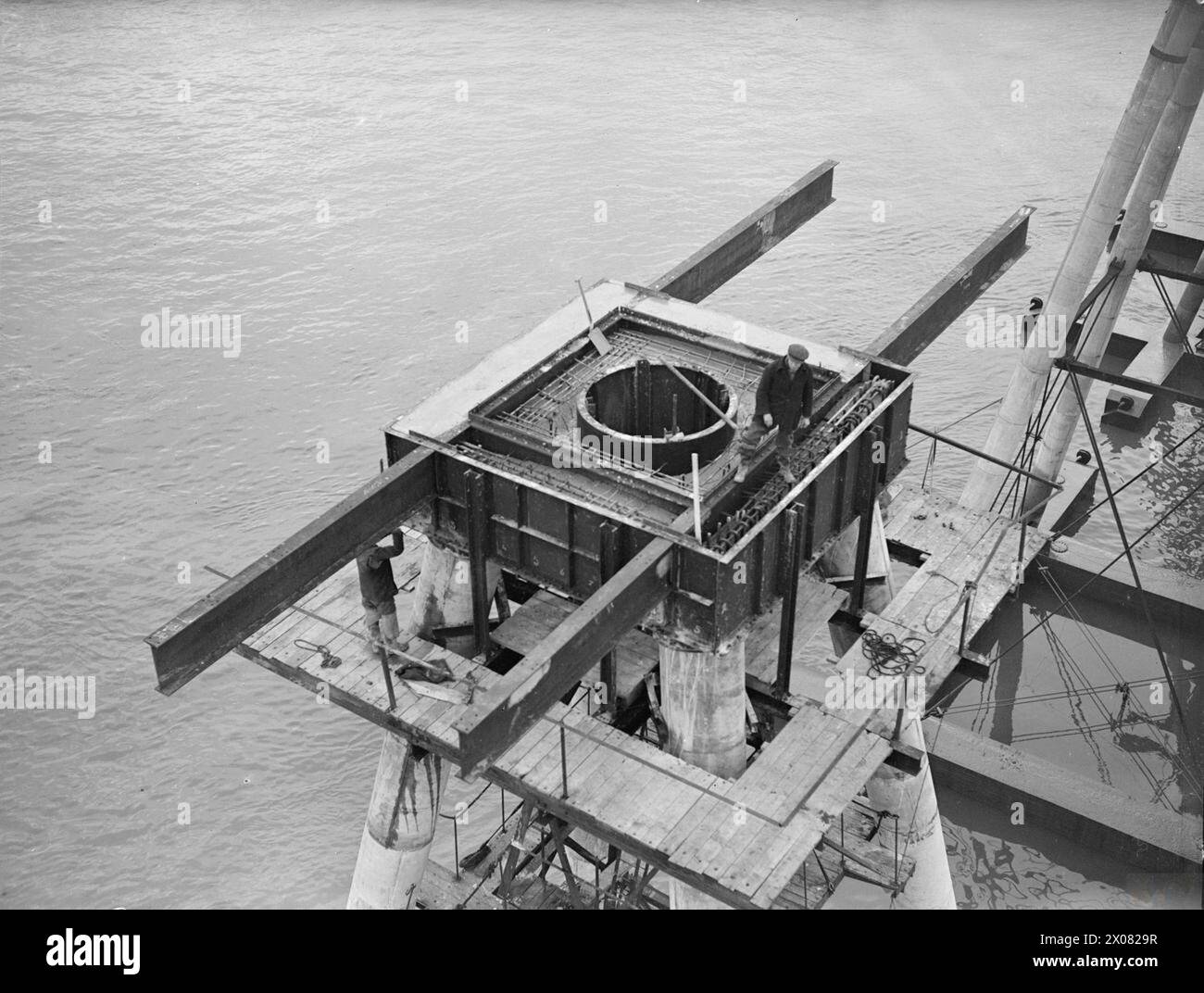 BRITAIN'S RIVER ANTI AIRCRAFT FORTS. BROMBOROUGH DOCK, 8 DECEMBER 1942