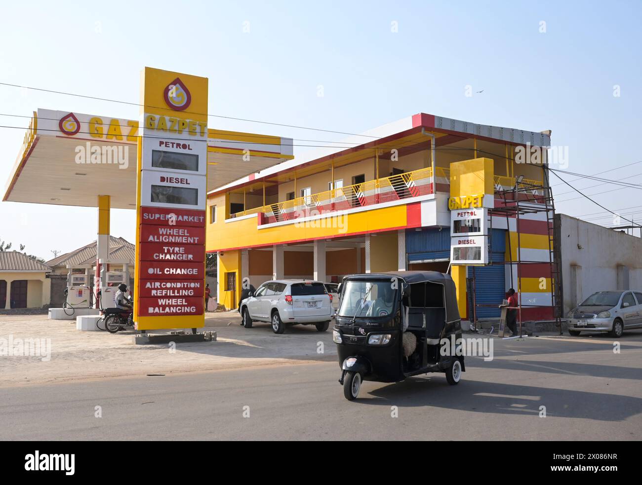 SOUTH-SUDAN, capital city Juba, Gazpet fuel station, the oil rich country has no own oil refinery and is importing fuel / SÜDSUDAN, Hauptstadt Juba, Tankstelle Stock Photo