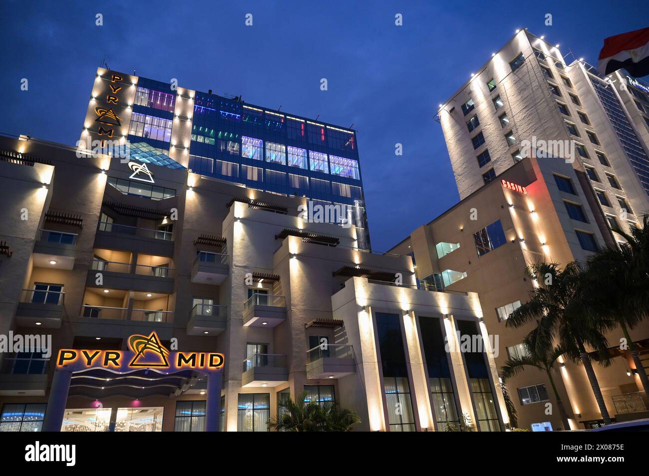 SOUTH-SUDAN, capital city Juba, luxury Hotel Pyramid / SÜDSUDAN, Hauptstadt Juba, Continental Hotel Pyramid und Radisson Hotel, hier wohnt der erste Vize Präsident und Riek Machar auf zwei Etagen und verprasst die Erdöl Einnahmen des Südsudan, er gehört zur Nuer Ethnie Stock Photo