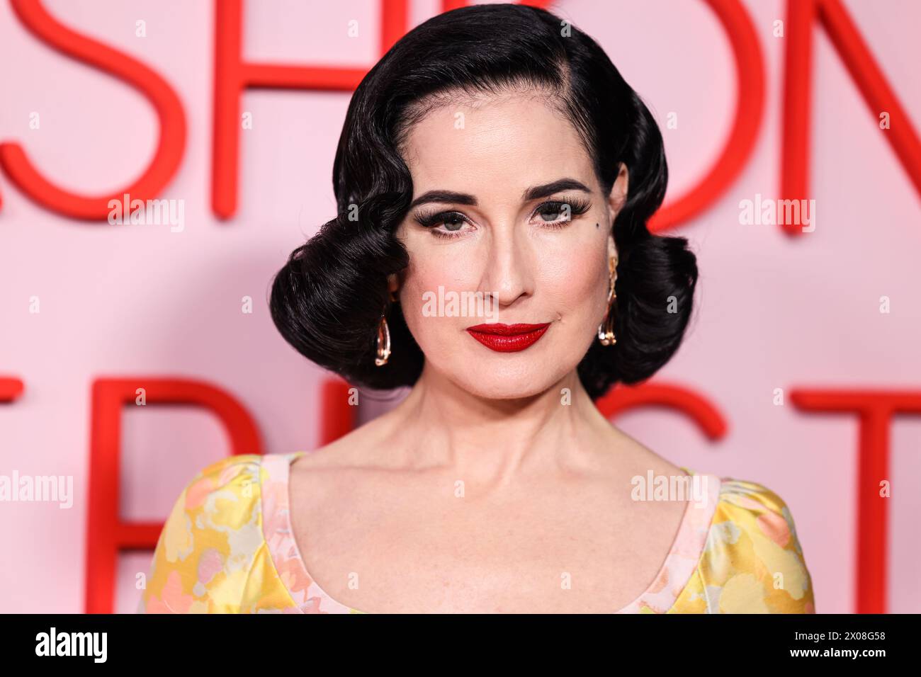 BEVERLY HILLS, LOS ANGELES, CALIFORNIA, USA APRIL 09 Dita von Teese