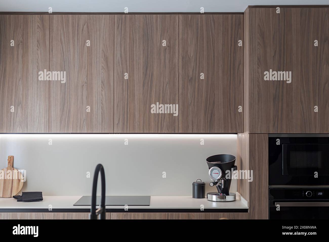 Image showcasing Smart light bulb security camera with 2K HD video ... - TikTok