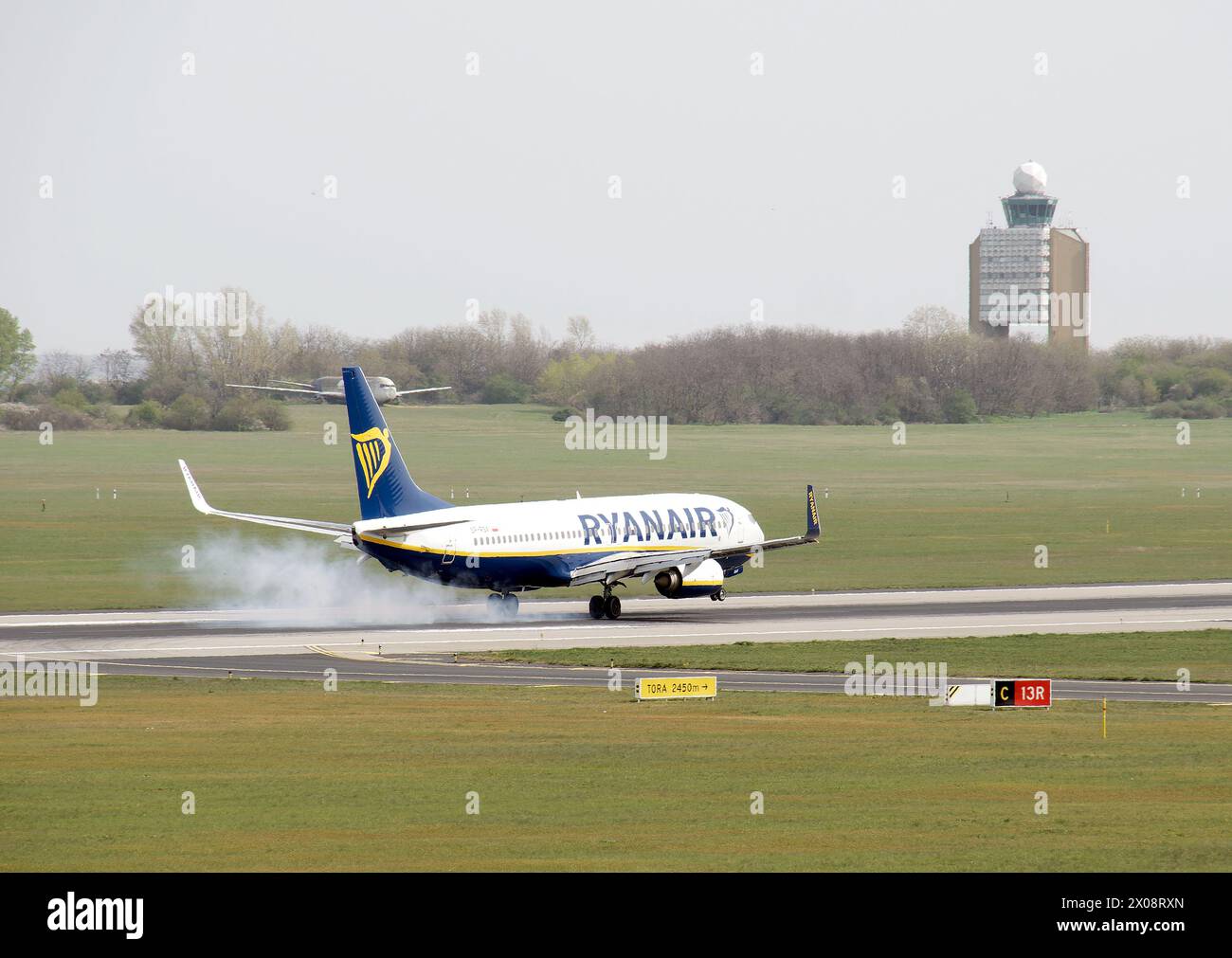 Ryanair (is an Irish ultralowcost carrier), Boeing 737800 airplane, Cargo hill, Budapest