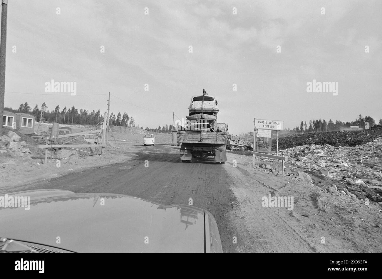 Actual 18 1 1974 Wreck on derailmentOslo Renholdsverk picks up car