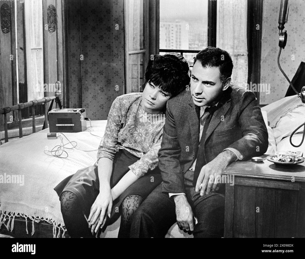 Shirley MacLaine, Alan Arkin, on-set of the film, 'Woman Times Seven', Embassy Pictures, 1967 Stock Photo