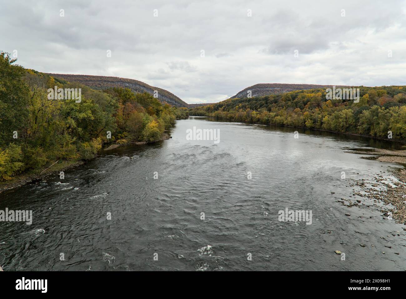 delaware water gap view from viaduct (autumn with fall colors, trees changing) beautiful landscape Pennsylvania and new jersey border (river, sky, tre Stock Photo