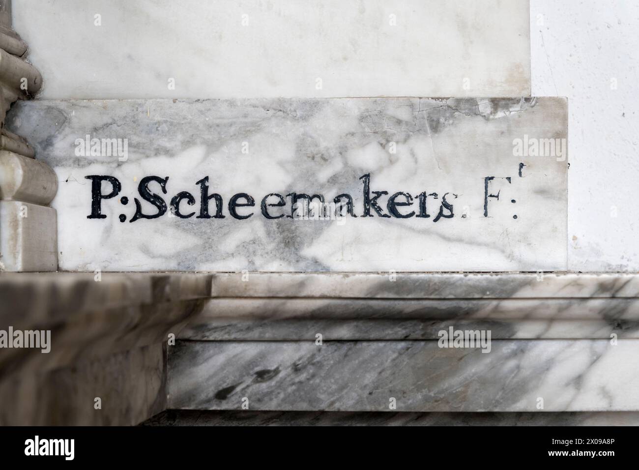 Signature od Peter Scheemakers on marble effigy of Susanna Hare in the Hare Chapel of the Church of the Holy Trinity, Stow Bardolph in Norfolk. Stock Photo