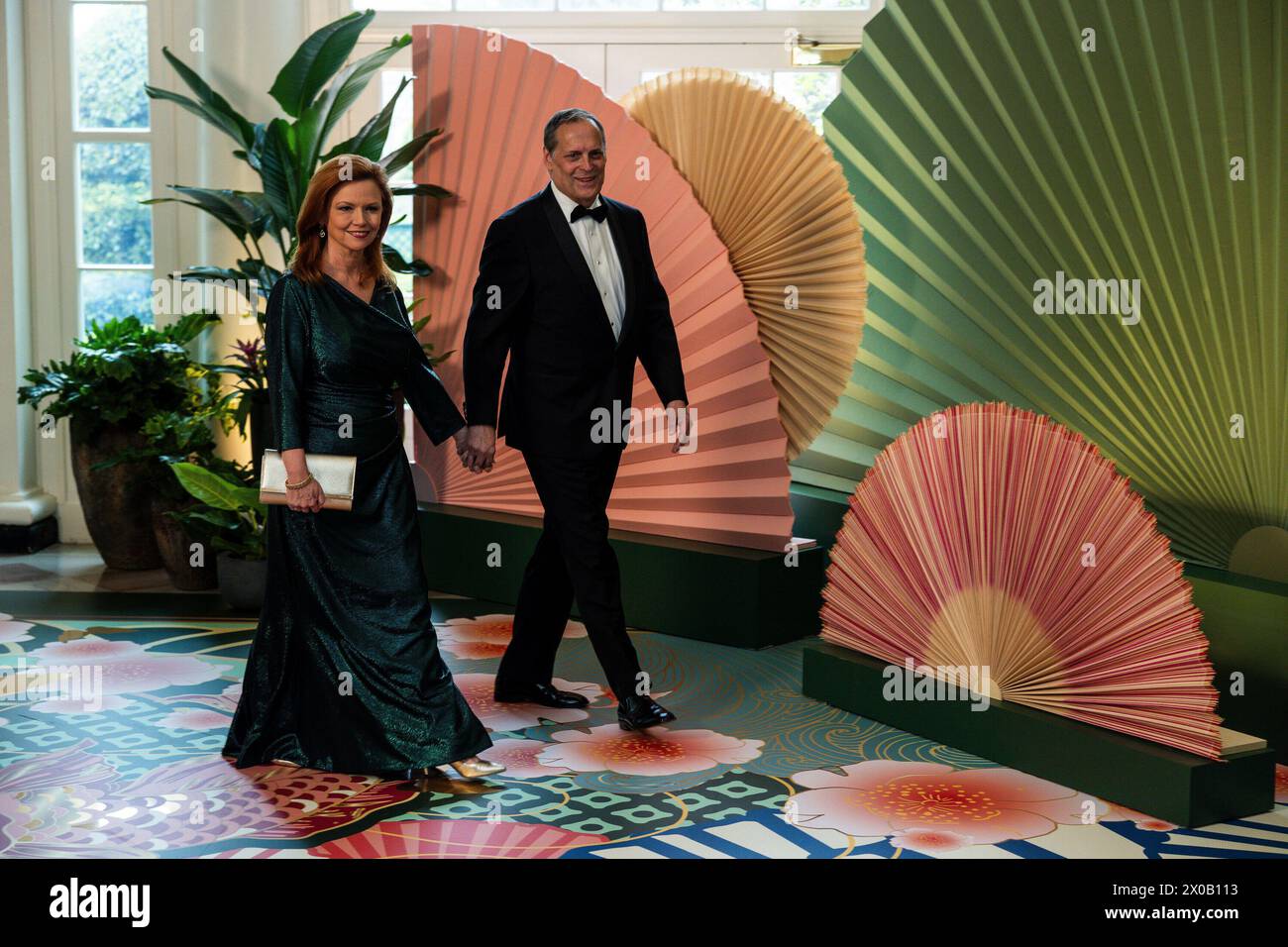 Washington, Vereinigte Staaten. 10th Apr, 2024. Ms. Kelly O'Donnell & Mr. J. David Ake arrive for the State Dinner hosted by United States President Joe Biden and first lady Dr. Jill Biden honoring Prime Minister Kishida Fumio and Mrs Yuko Kishida of Japan in the Booksellers area of the White House in Washington, DC on Wednesday, April 10, 2024. Credit: Tierney L. Cross/CNP/dpa/Alamy Live News Stock Photo