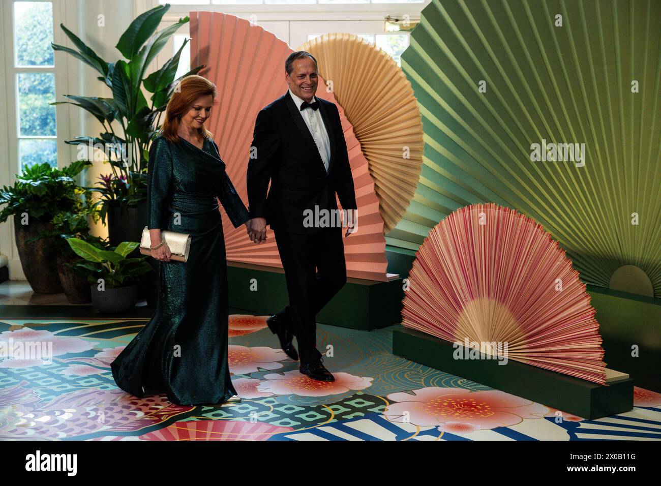 Washington, Vereinigte Staaten. 10th Apr, 2024. Ms. Kelly O'Donnell & Mr. J. David Ake arrive for the State Dinner hosted by United States President Joe Biden and first lady Dr. Jill Biden honoring Prime Minister Kishida Fumio and Mrs Yuko Kishida of Japan in the Booksellers area of the White House in Washington, DC on Wednesday, April 10, 2024. Credit: Tierney L. Cross/CNP/dpa/Alamy Live News Stock Photo