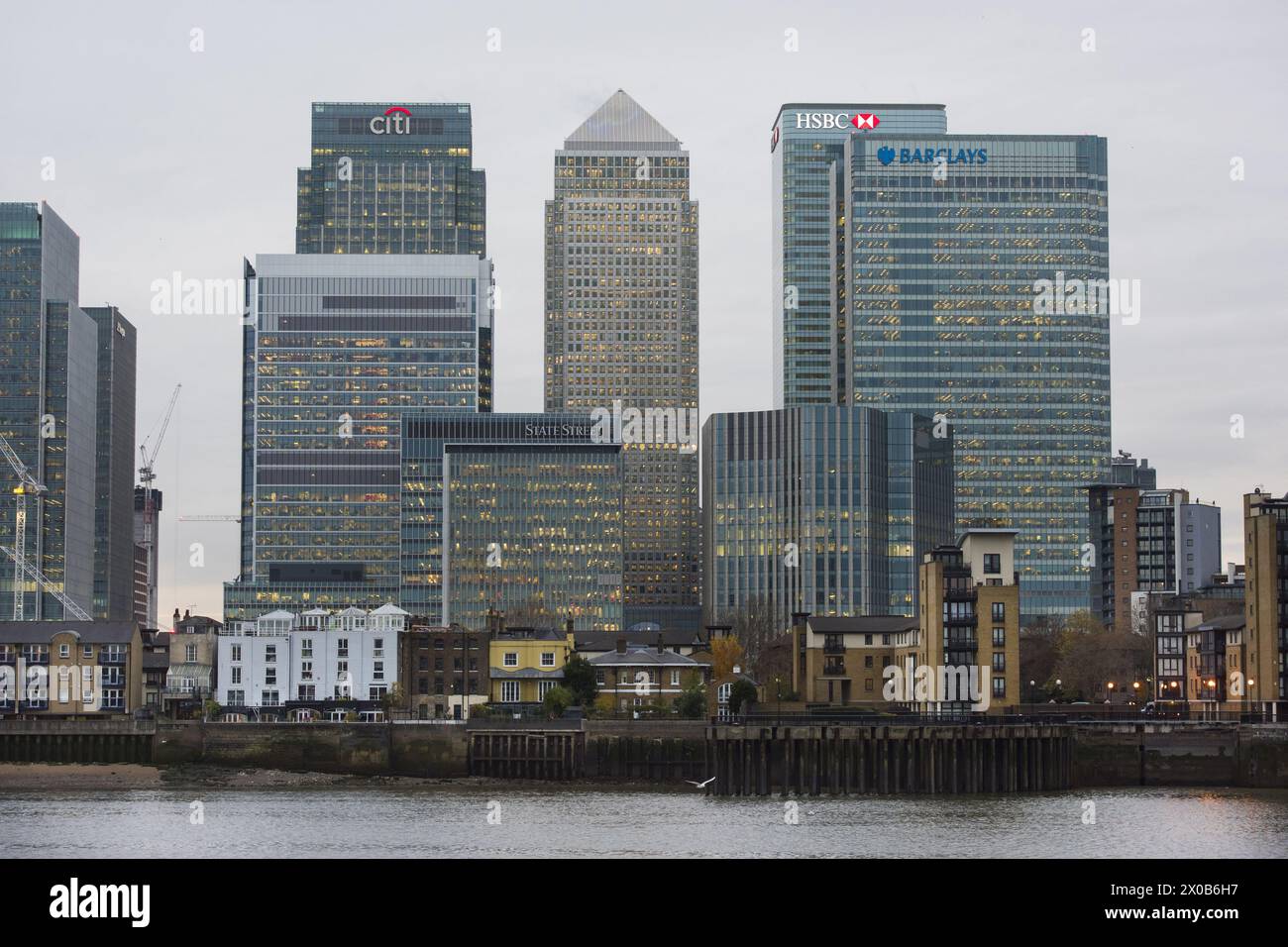 Showing headquarters hsbc hi-res stock photography and images - Alamy