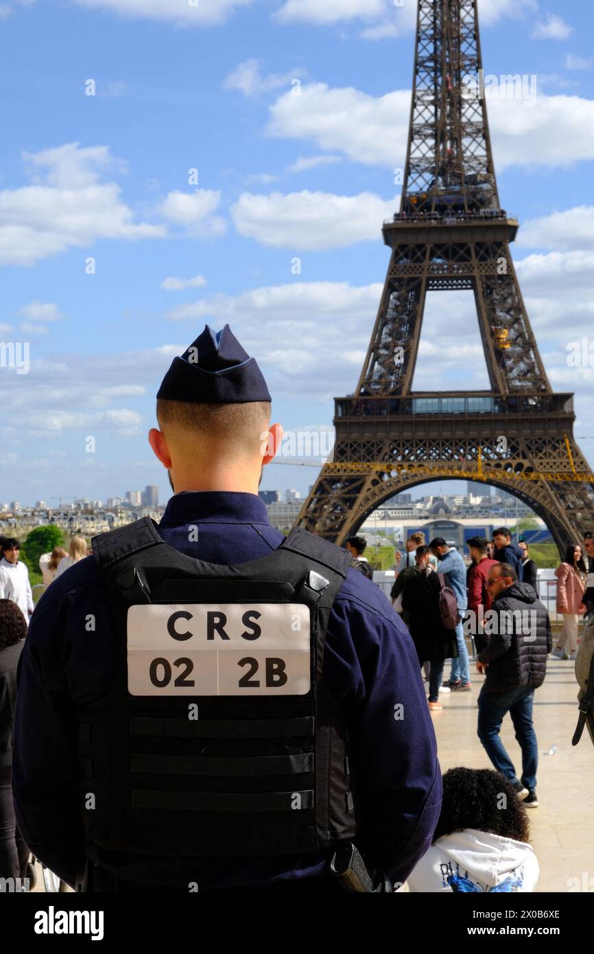 French police officers guard the Trocadero esplanade near the Eiffel ...