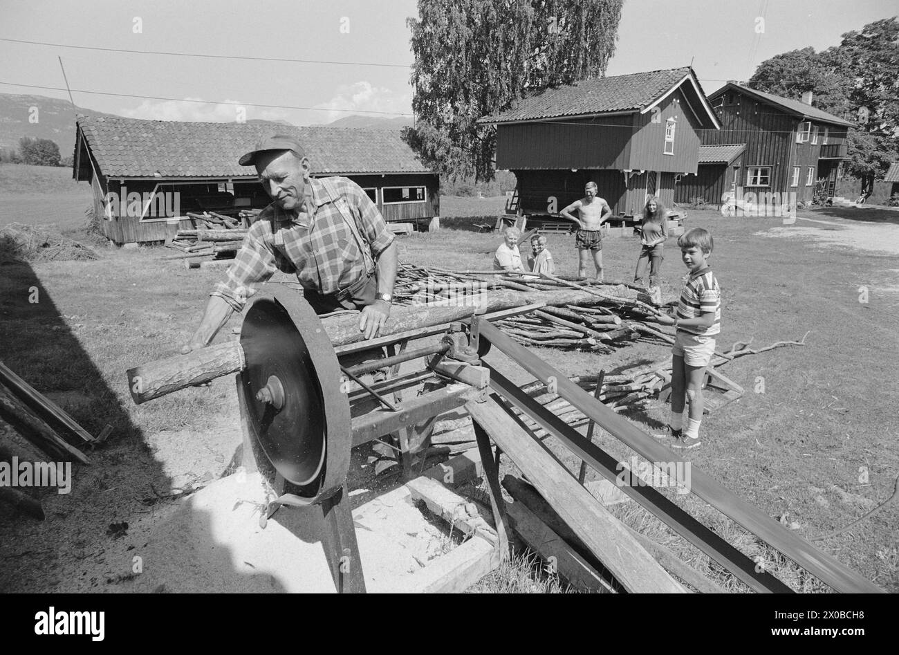 Sine fine hi-res stock photography and images - Alamy, image size:1300x947