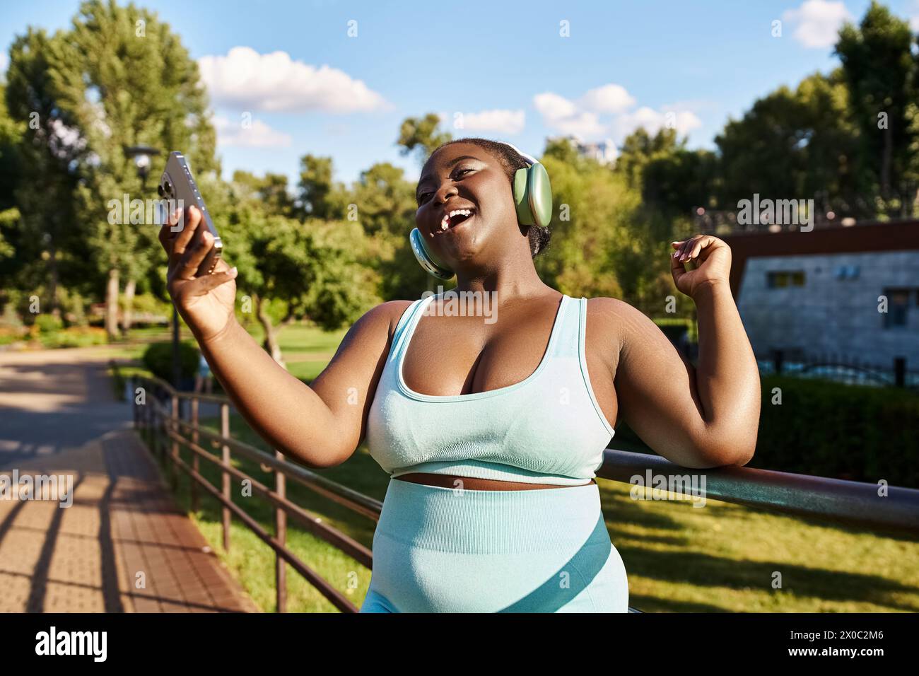 Curvy african woman hi-res stock photography and images - Alamy