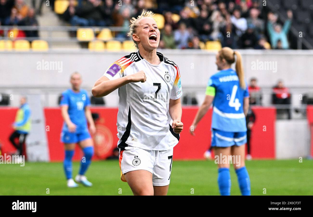 Football, Germany, Women's national team, European Championship qualification, Tivoli Aachen: Germany - Iceland; Lea Schüller (GER) celebrates after scoring Stock Photo