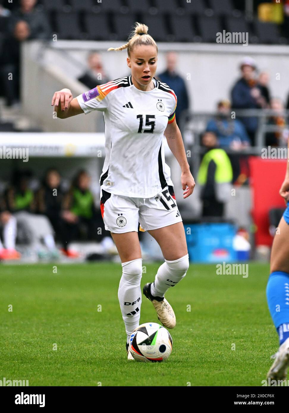 Football, Germany, Women's national team, European Championship qualification, Tivoli Aachen: Germany - Iceland; Giulia Gwinn (GER) Stock Photo