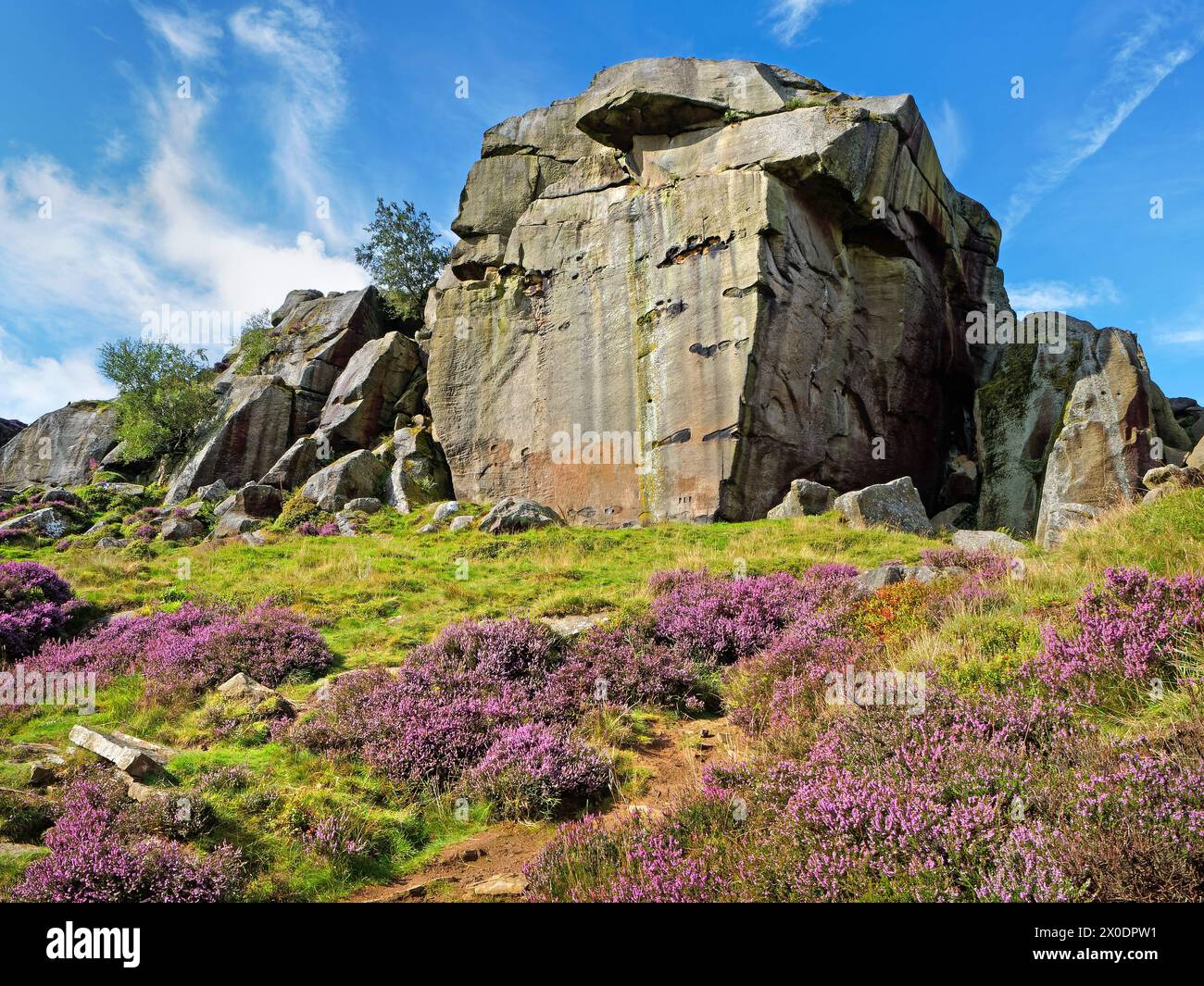 UK, West Yorkshire, Ilkley, Ilkley Moor Cow Rock Formation. Stock Photo