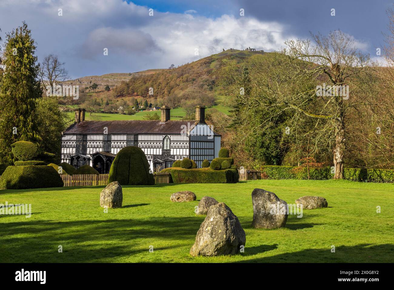 Plas Newydd at Llangollen with Dinas Bran castle in the background, North Wales Stock Photo