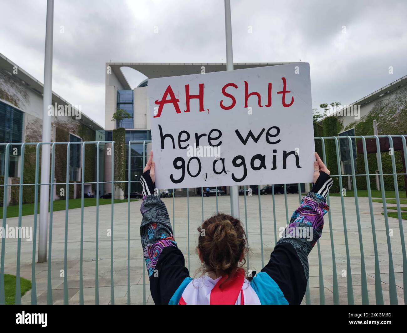 Berlin, Deutschland, 12.04.2024: Bundeskanzleramt: Demo gegen das sog. Agentengesetz in Georgien: Demonstranten haben sich versammelt, um gegen das pro-russische sog. Agentengesetz zu protestieren, während der georgische Ministerpräsident zu Besuch beim Bundeskanzler ist *** Berlin, Germany, 12 04 2024 Federal Chancellery Demonstration against the so-called agent law in Georgia Demonstrators have gathered to protest against the pro-Russian so-called agent law while the Georgian Prime Minister is visiting the Federal Chancellor Copyright: xdtsxNachrichtenagenturx dts 34217 Stock Photo