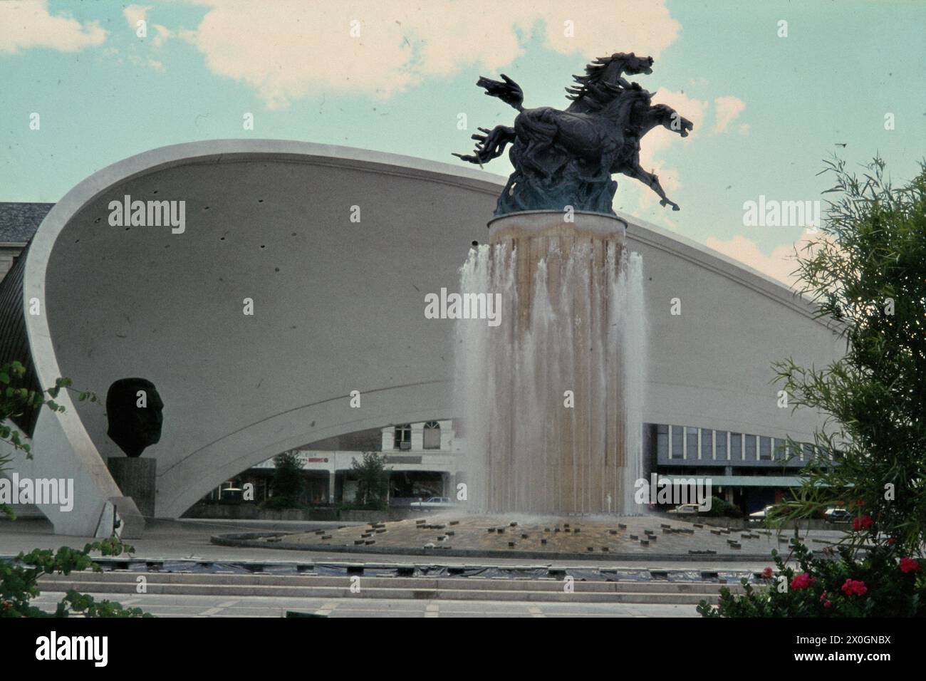 Horse fountain and bust of the South African Prime Minister Strijdom in the Strijdom Monument in Pretoria. [automated translation] Stock Photo