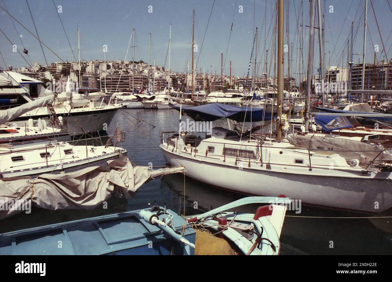 1980s-ships-hi-res-stock-photography-and-images-alamy