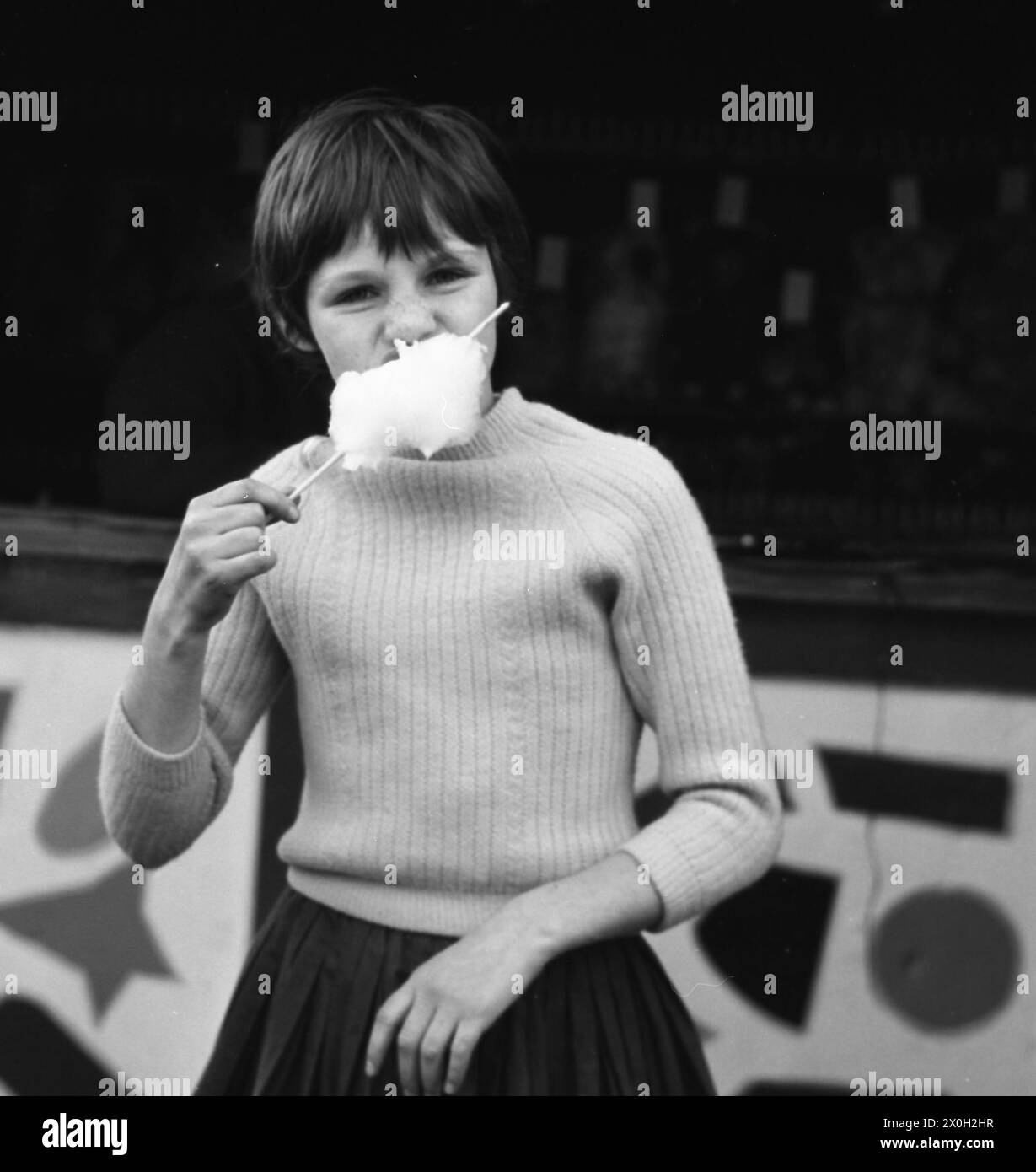 Photo taken at the funfair in Essen. The picture shows a girl eating