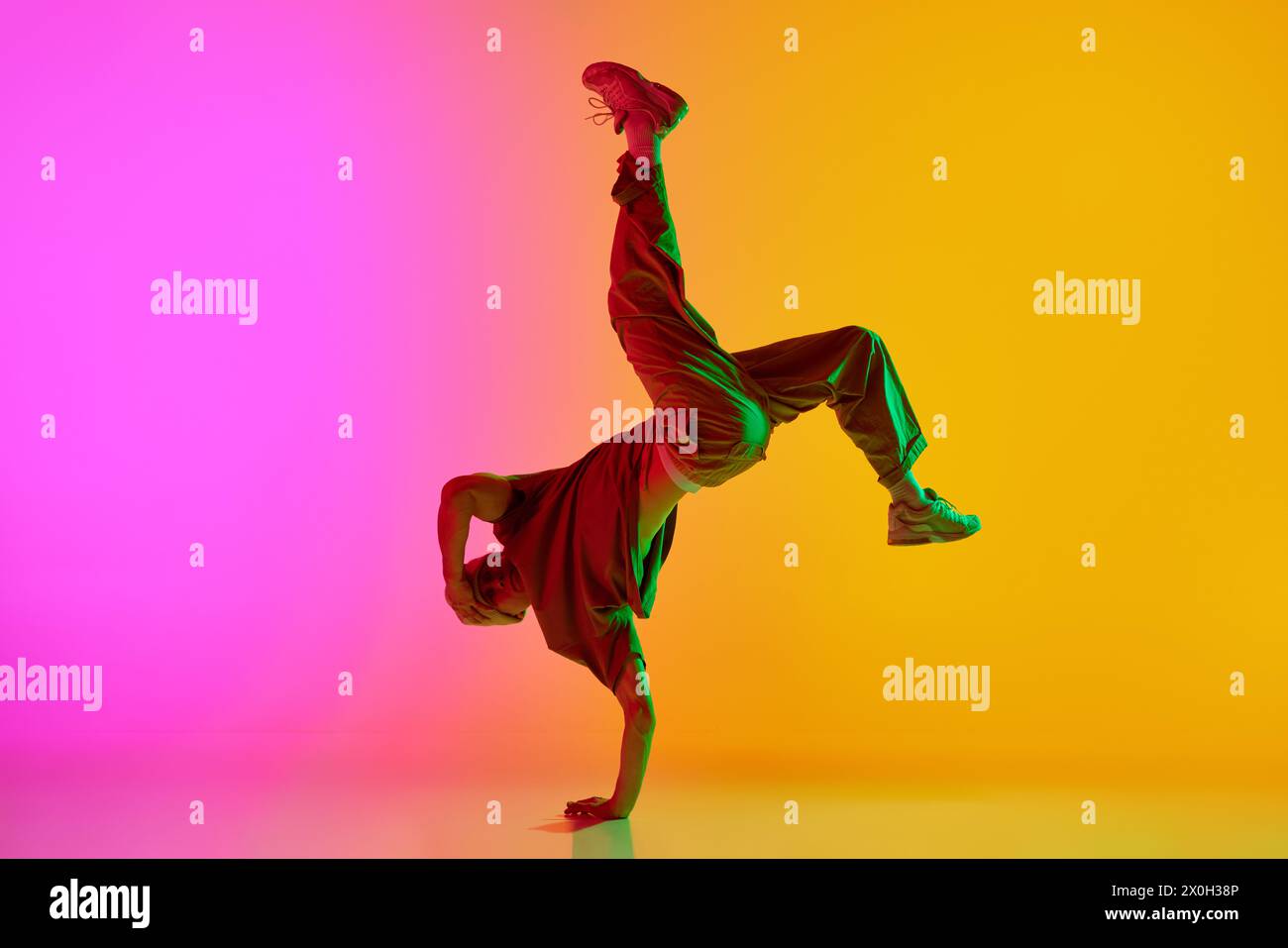Breakdance paris 2024 hi-res stock photography and images - Alamy