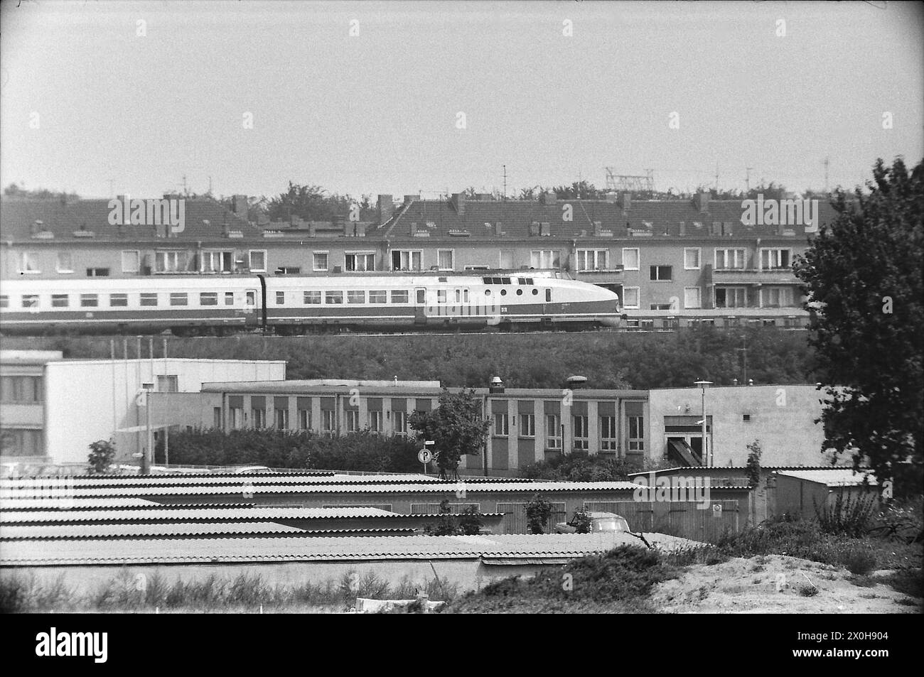 From West Berlin, railroad enthusiasts can photograph trains on the embankment of the Köllnische