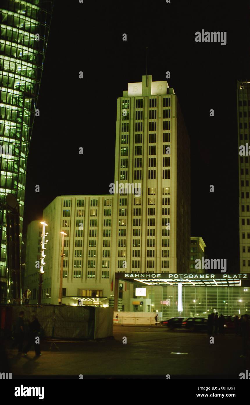 The picture shows an entrance to the new Potsdam long-distance train station and the peripheral development of Potsdamer Platz [automated translation] Stock Photo