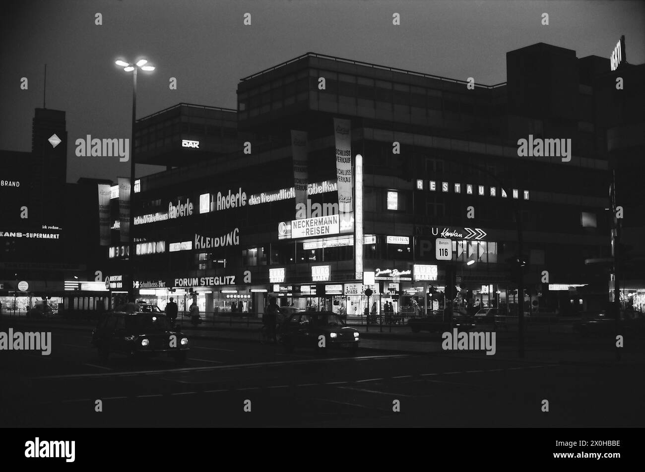 Temples and shopping Black and White Stock Photos & Images - Alamy