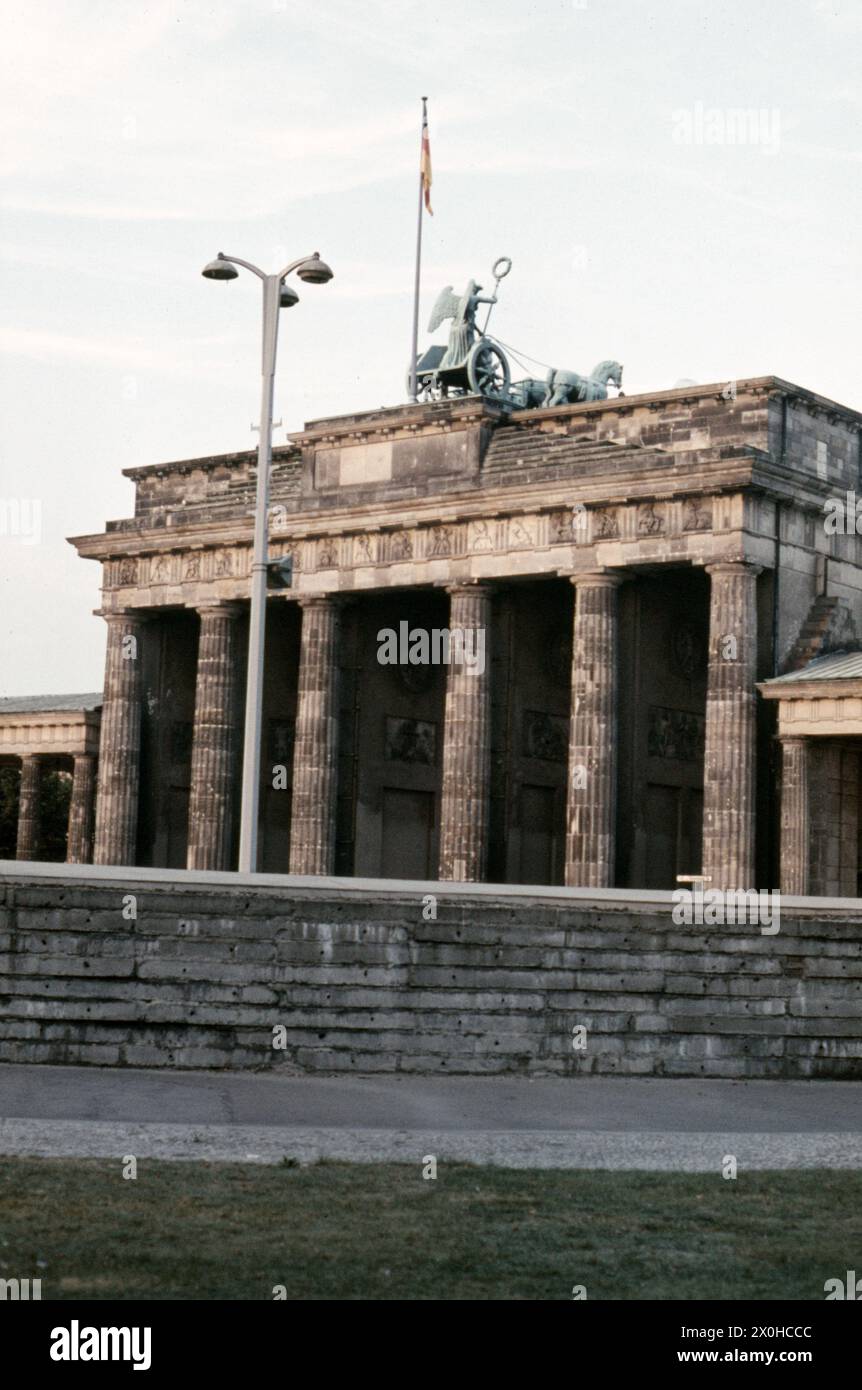 View of the Brandenburg Gate in West Berlin. [automated translation] Stock Photo